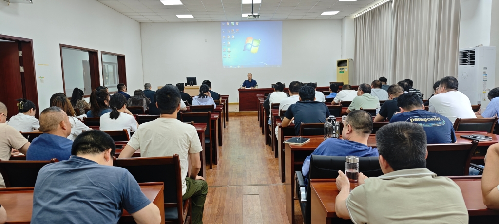 中心专题传达全市检测监管与省条例宣贯会议精神
